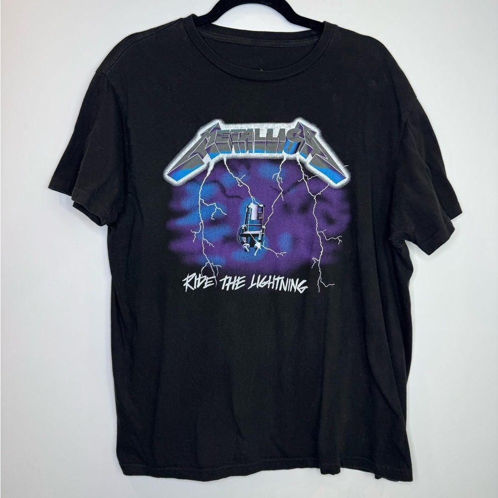 Metallica Black Graphic T-Shirt Ride the lighting size large